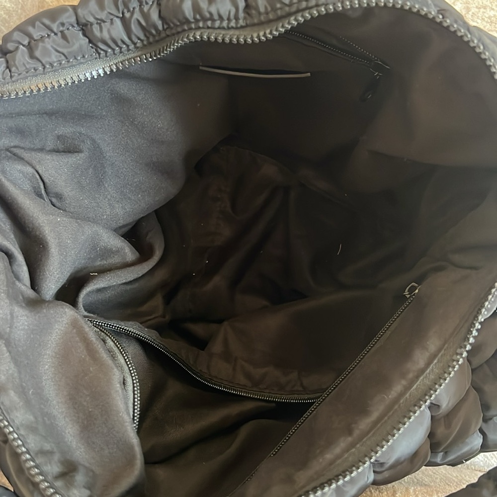 EUC like new FP Movement Quilted Carry All Bag. Color is Black.
17x20 - Picture 5 of 7